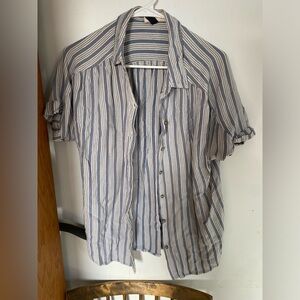 Universal Thread Women's Blue and White Striped Button Down Shirt
